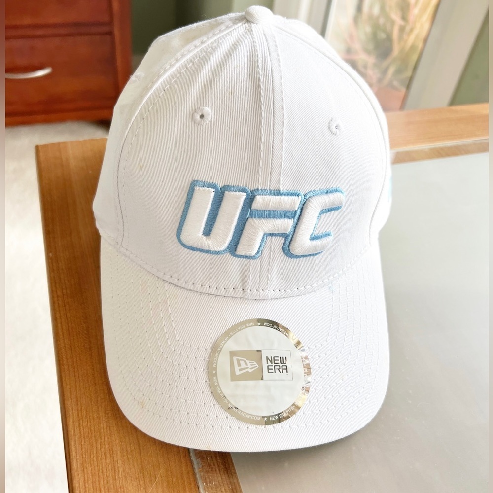 🌟🍃Women’s New Era UFC baseball cap🌟🍃